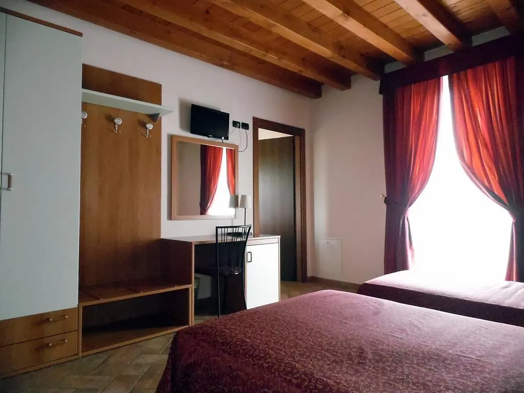 Hotel Agli Ulivi فاليجيو سول مينشيو