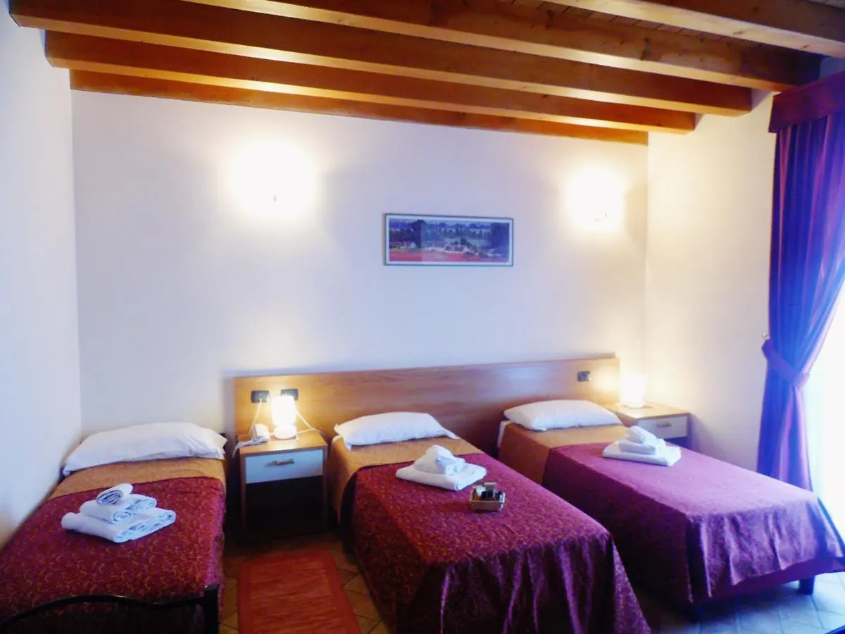 Hotel Agli Ulivi فاليجيو سول مينشيو