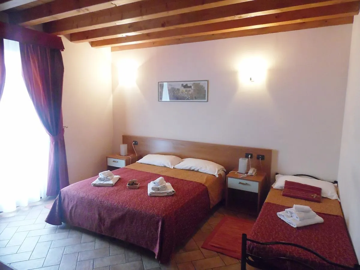 Hotel Agli Ulivi فاليجيو سول مينشيو إيطاليا